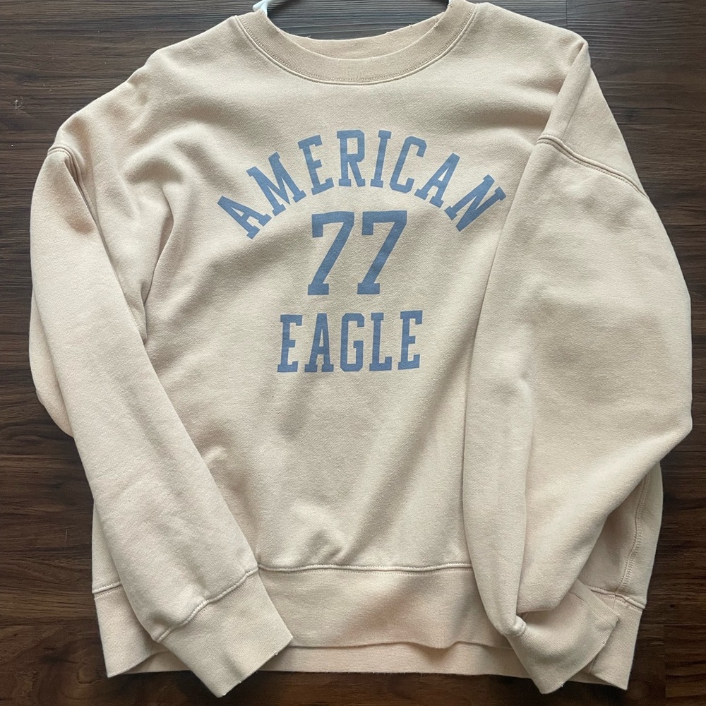 American Eagle Cream Sweatshirt